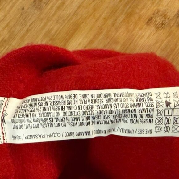 Retro Wool Red Beret - Picture 16 of 16